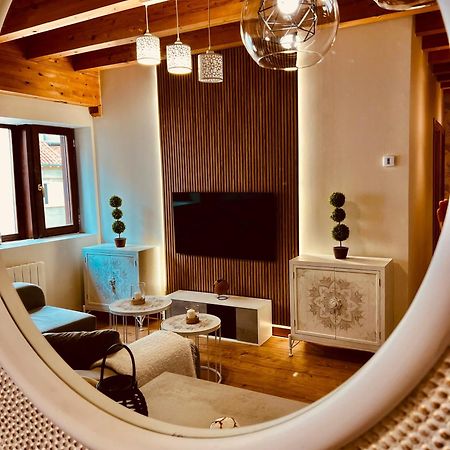 El Capricho De Claudia_ Apartamentos Burgos Catedral Eksteriør billede