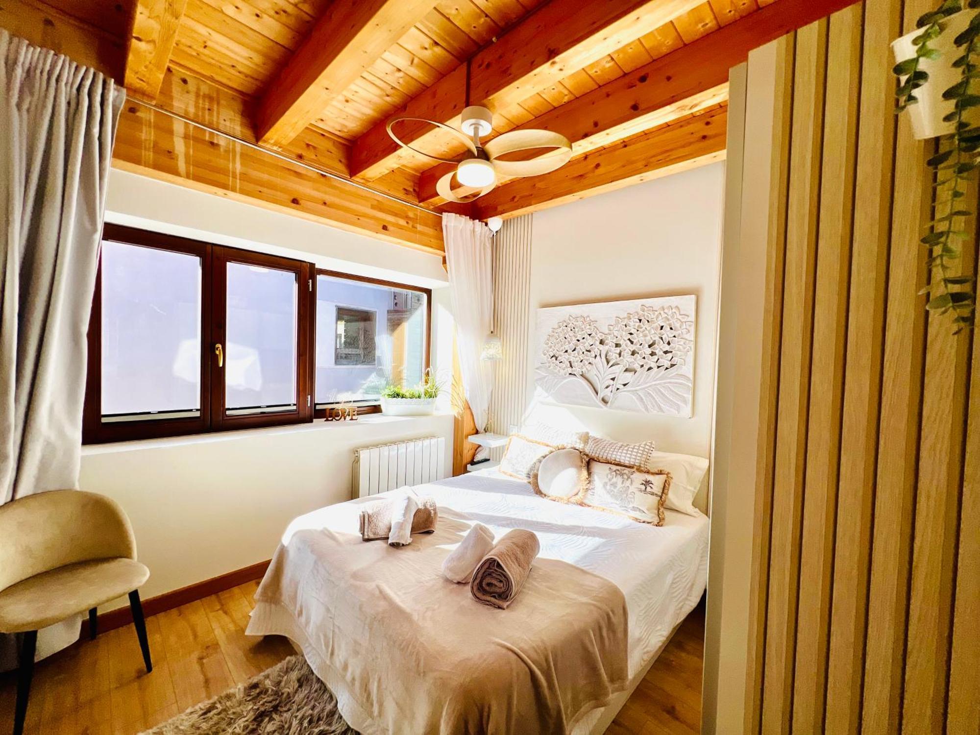 El Capricho De Claudia_ Apartamentos Burgos Catedral Eksteriør billede